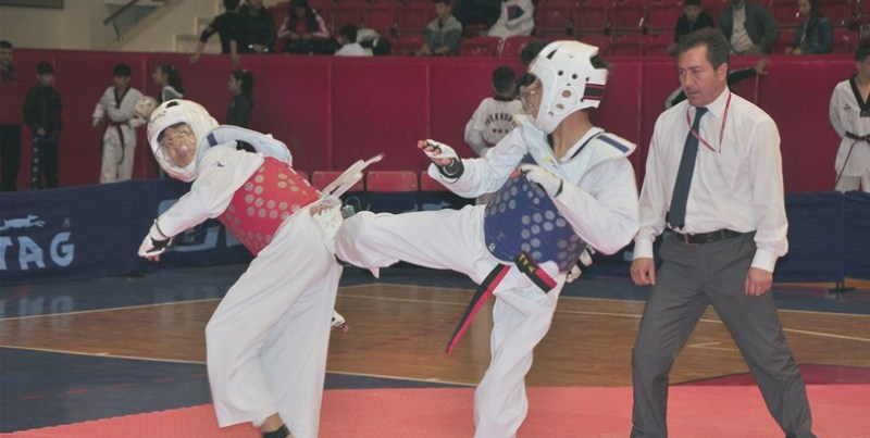 EĞİRDİR BELEDİYESPOR ÜCRETSİZ TEAKWONDO VE KİCKBOKS  KURSU AÇIYOR