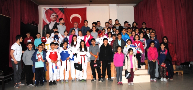 Tekvando ve Kickbox Sporcularından Başkan Ömer Şengöl'e Teşekkür