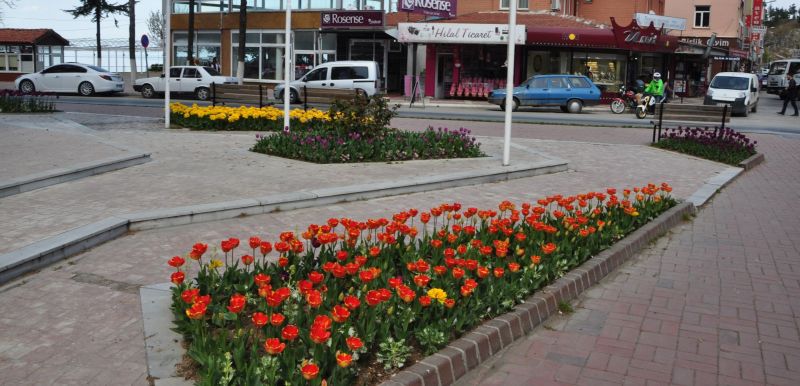 Park ve bahçeler yaza hazırlanıyor