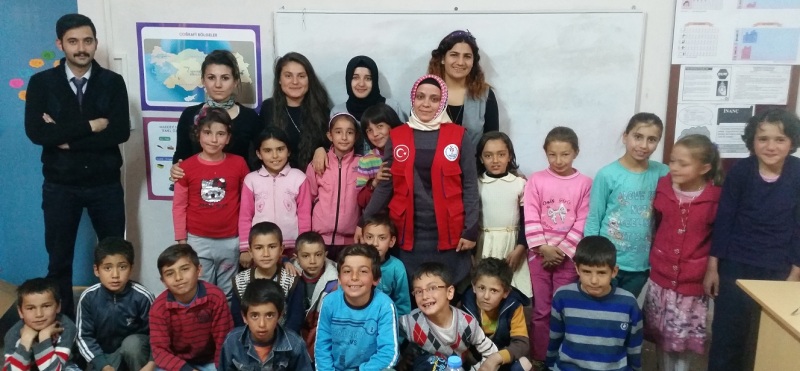 EĞİRDİR GENÇLİK MERKEZİNDEN YAKAAVŞAR KÖYÜ İLKÖĞRETİM OKULUNA ZİYARET