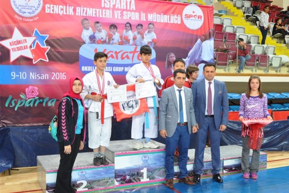 KARATE?nin kalbi Isparta?da attı