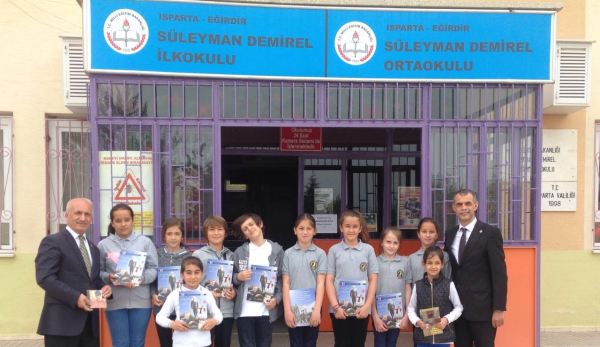 eğirdir haber,akın gazetesi,egirdir haberler,son dakika,"Atatürk ve Çocuk" isimli kitaplar artık bütün okullarımızda...