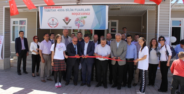 ATATÜRK OKULUNDA BİLİM FUARI AÇILDI