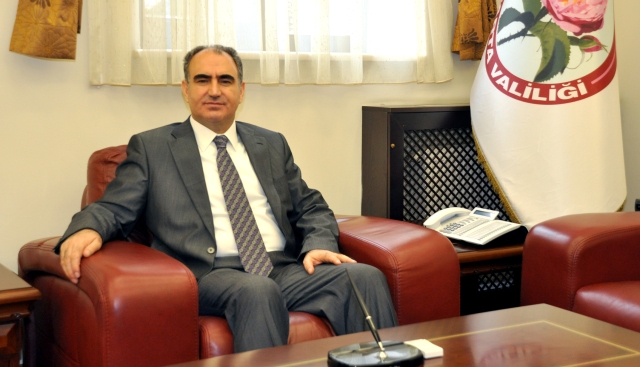 ISPARTA VALİSİ VAHDETTİN ÖZKAN'IN ATATÜRK'Ü ANMA, GENÇLİK VE SPOR BAYRAMI MESAJI