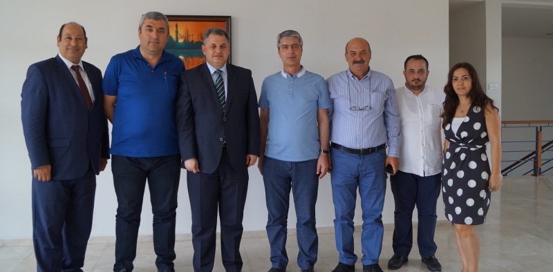 ULUSLARARASI KIBRIS ÜNİVERSİTESİ REKTÖRÜ PROF. DR. HALİL NADİRİ: ?KAN DÖKÜLEREK ALINAN BU TOPRAKLARDA GEÇMİŞİMİZİ UNUTMAMAMIZ GEREKİYOR??