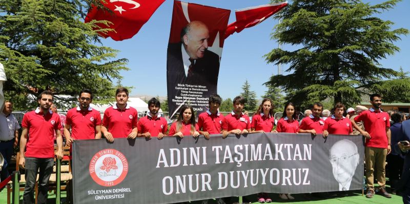 Süleyman Demirel SDÜ'de Anıldı
