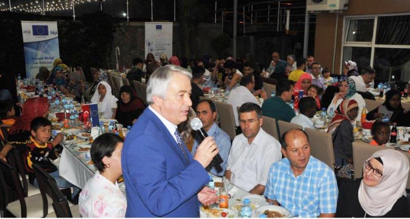 Dünya Mülteciler Günü'nde Isparta'daki mültecilere yemek