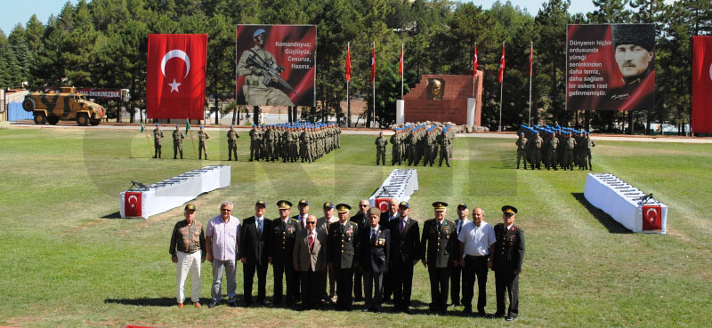 KOMANDO?NUN MABEDİNDE, ASTEĞMENLER AND İÇTİ?