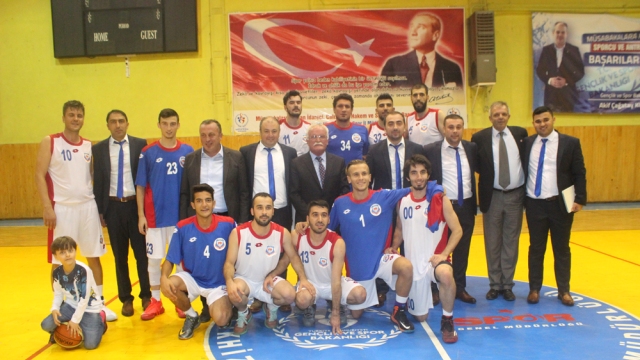 Eğirdirsporlu Dev Adamlardan Süper Başlangıç 72-59