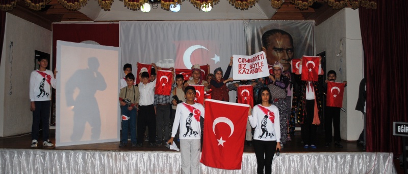 ATA?MIZI ÖZLEMLE ANDIK?