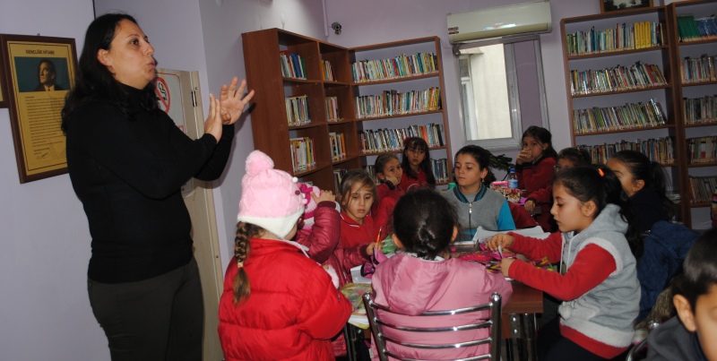 Öğrenciler Kütüphanede Ders İşlediler?