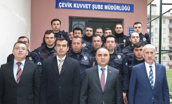 VALİ GÜNAYDIN ÇEVİK KUVVET ŞUBE MÜDÜRLÜĞÜNÜ ZİYARET ETTİ