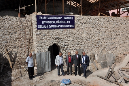 TÜRKİYE'NİN GÜÇLÜ ŞAİRLERDEN BAŞKAN ÖZMERAL'E ZİYARET