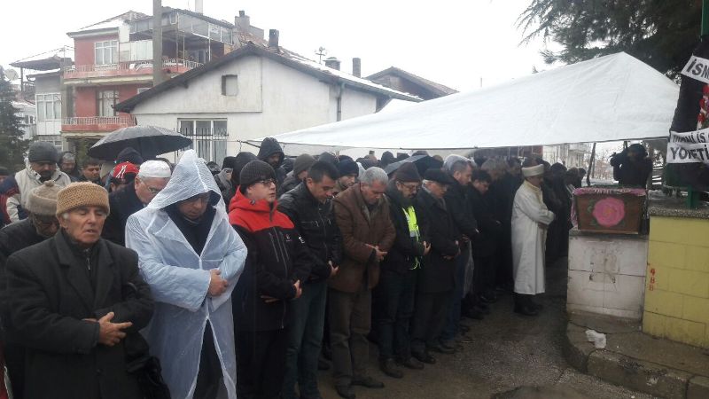 Menekşe Teyze son yolculuğuna uğurlandı