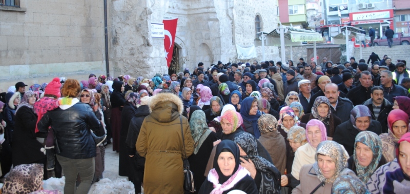 EĞİRDİR NÜFUSUNUN YÜZDE 50,62?SİNİ ERKEKLER YÜZDE 49,38?İNİ KADINLAR OLUŞTURUYOR