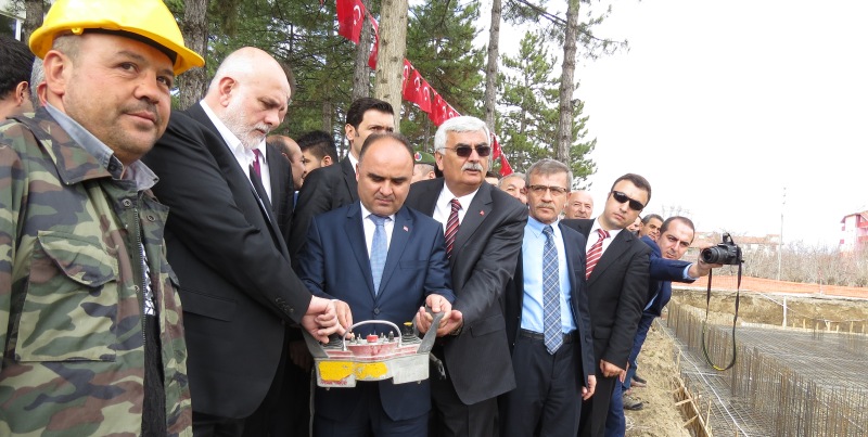 GELENDOST MYO YENİ HİZMET BİNASININ TEMELİ ATILDI