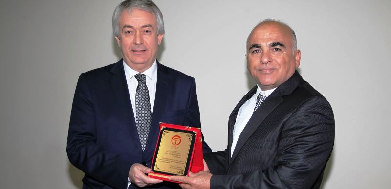 ITSO Başkanı Başdeğirmen'e SDÜ'den Plaket