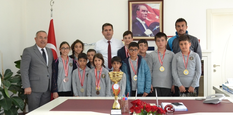 Madalya Avcılarından Kaymakam Akdaş?a Ziyaret