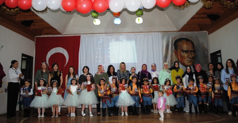 Annemi çok seviyorum, çünkü o benim Meleğim?