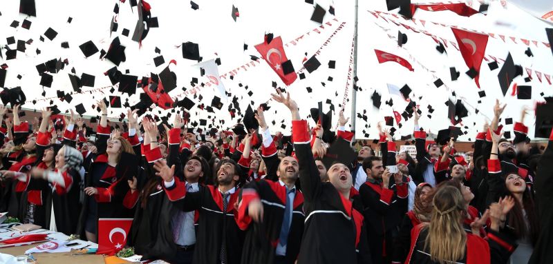 Diplomalarınız Umutlarınıza Yol Olsun