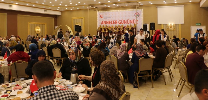 eğirdir haber,akın gazetesi,egirdir haberler,son dakika,VALİ ŞEHMUS GÜNAYDIN VE EŞİ AYSEL GÜNAYDIN ŞEHİT VE GAZİ ANNELERİYLE BULUŞTU