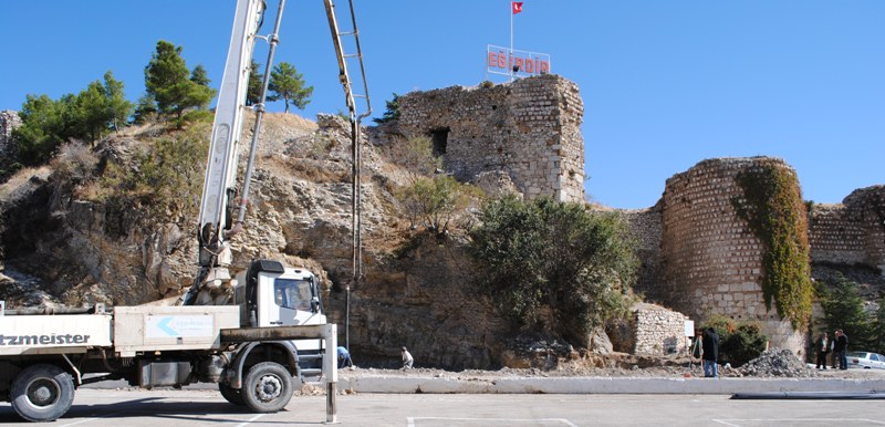 ATATÜRK ANITI'NIN TEMELİ ATILDI