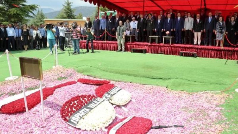 Süleyman Demirel Mezarı Başında Anıldı
