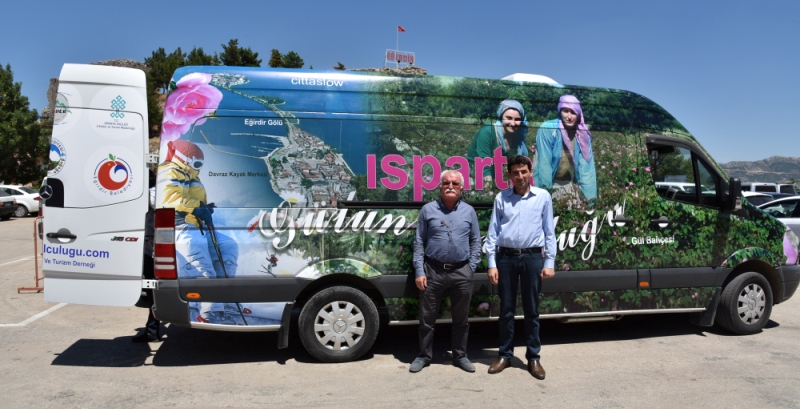 Gülün Yolculuğu Otobüsünü Başkan Şengöl  Eğirdir'den Uğurladı