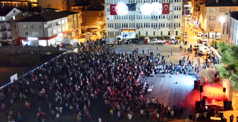 15 TEMMUZ'UN YILDÖNÜMÜNDE EĞİRDİR'DE DE HALK MEYDANLARDAYDI?