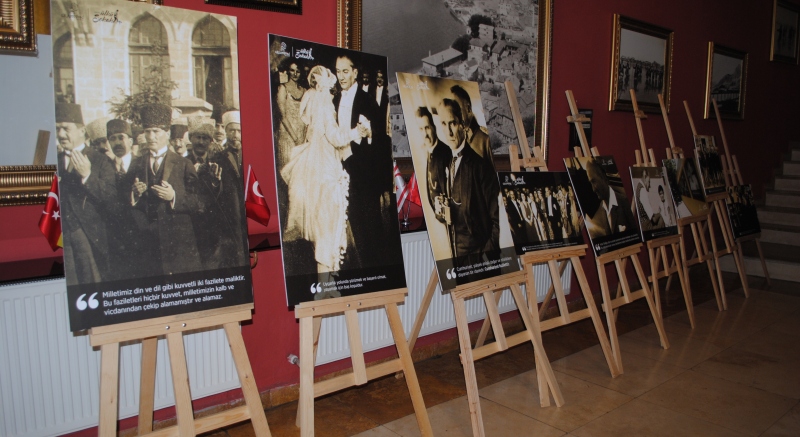 ?Atatürk? Konulu Fotoğraf Sergisi Açıldı?