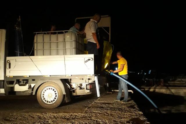 Eğirdir Gölü'ne 150 bin yavru sazan balığı daha salındı