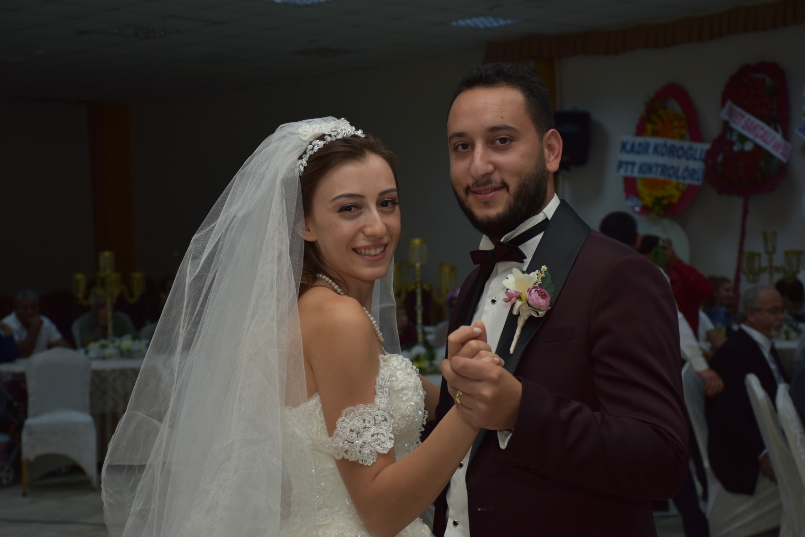 MUTLULUKLAR DİLERİZ 