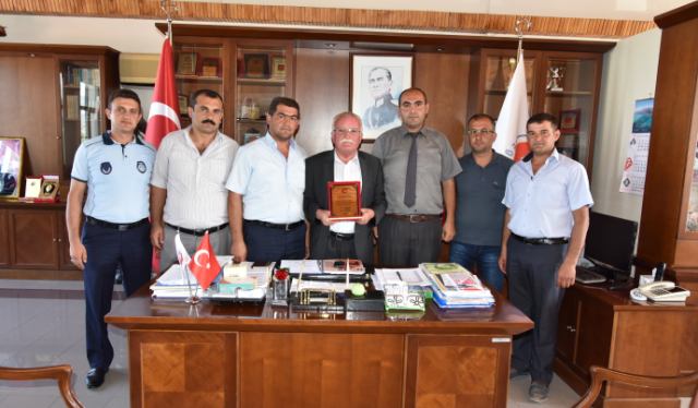 Ağılköy Gençlik Derneği'nden, Başkan Şengöl'e teşekkür plaketi