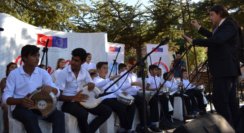 AB Destekli Proje Kapsamında Grup Çeri İlk Konserini verdi