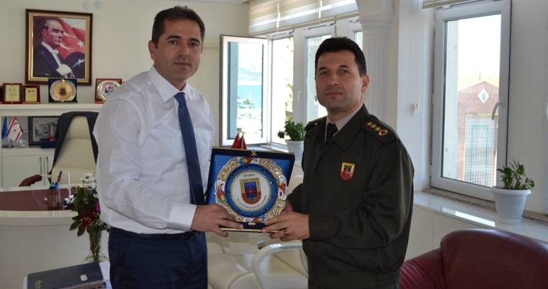 Isparta İl Jandarma Komutanı J. Alb. ÖZDURHAN Kaymakam AKDAŞ?ı Makamında Ziyaret Etti