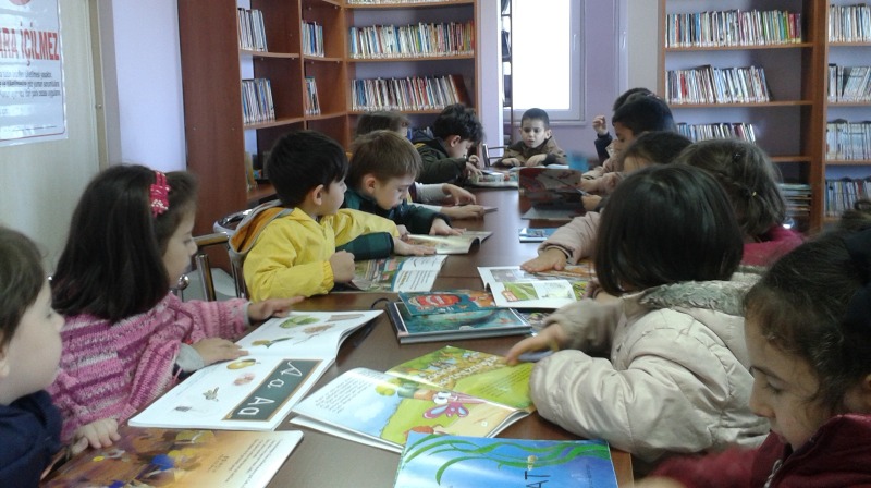 HASGÜL KREŞİ KÜTÜPHANEYİ TANIDI