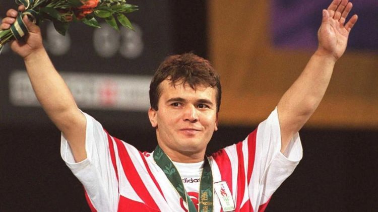 Olimpiyat Şampiyonu Eski Milli Halterci Naim Süleymanoğlu, Hayatını Kaybetti.
