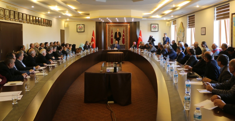 ?BİR SORUNUN ÇÖZÜLMESİ İÇİN O YERE İLLA VALİLİNİN GİTMESİNE GEREK YOK?