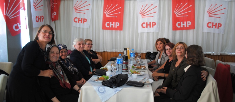 eğirdir haber,akın gazetesi,egirdir haberler,son dakika,CHP Eğirdir Kadın Kolları Cumhuriyet Çayı Düzenledi
