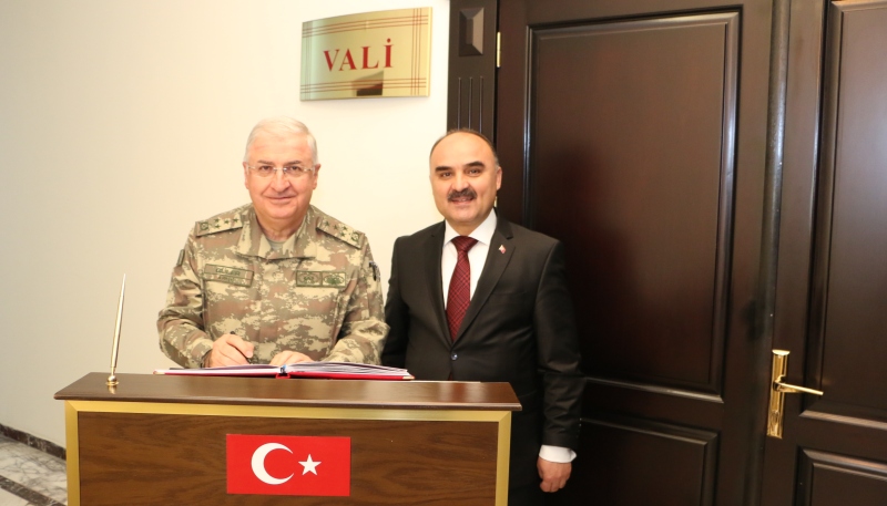 KARA KUVVETLERİ KOMUTANI ORGENERAL YAŞAR GÜLER VALİ GÜNAYDIN?I ZİYARET ETTİ