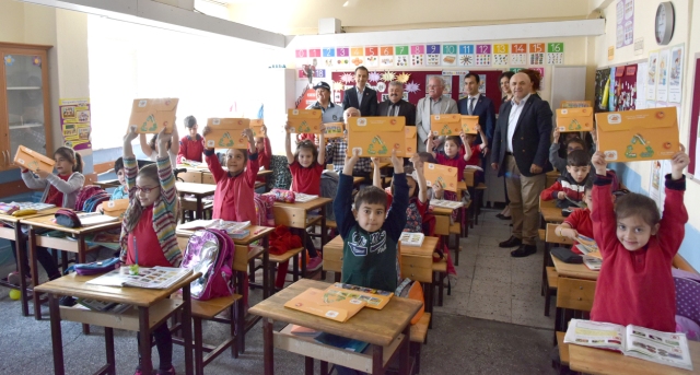 Çevreci Başkan Şengöl'den öğrencilere 23 Nisan hediyesi