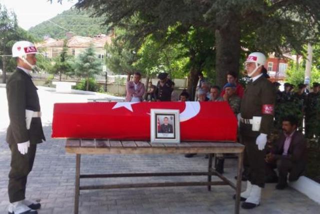 Uzman Çavuş Mehmet Kayan son yolculuğuna uğurlandı