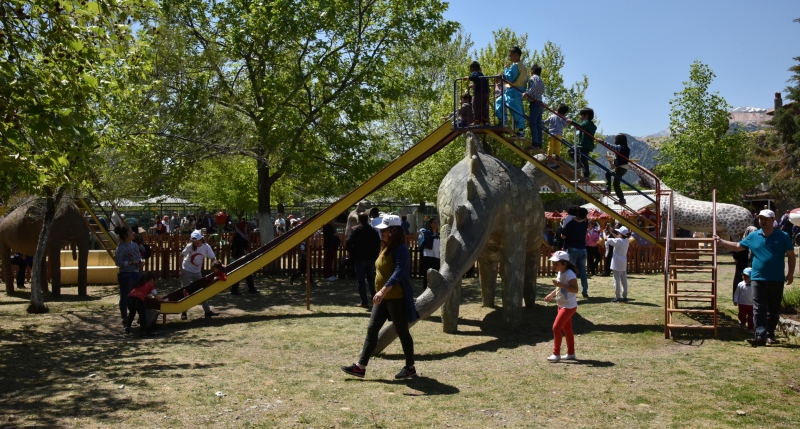 Bayram'dan Çıkan Çocuklar Rüya Park'a Akın Etti