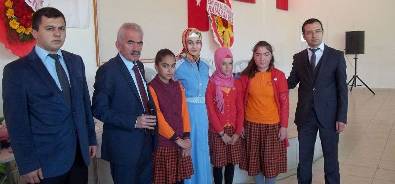 Sarıidris Belediye Başkanı Ramazan Pala Öğrencileri Altın ile Ödüllendirdi