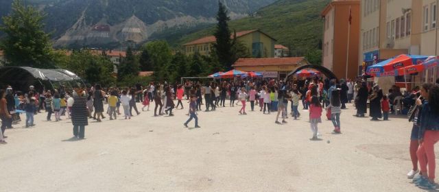 Eğirdir Süleyman Demirel Okulunda Kermes Açıldı