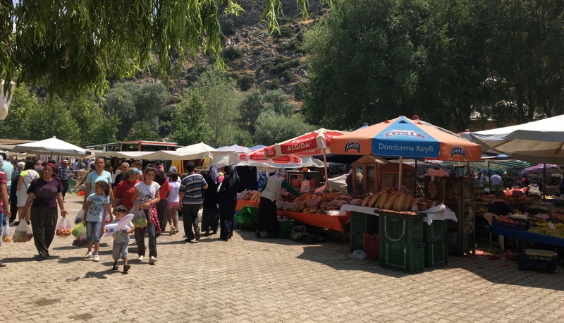 800 yıllık Pınar Pazarı açıldı